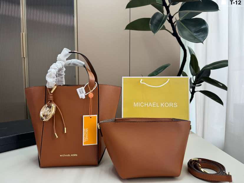 مايكل كورس/مايكل كورس MK 2026  - مراجعة Women Bags Discount وسعره